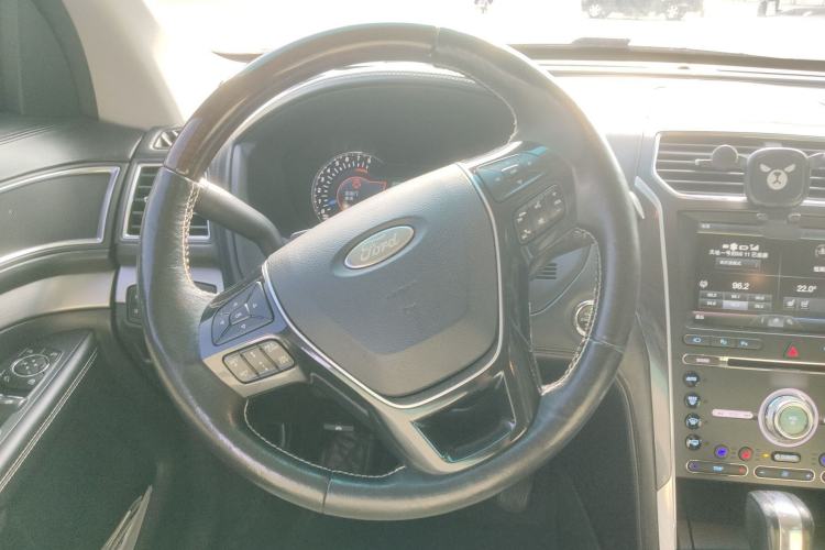 Used Ford Explorer 2017 3.5T Platinum Edition
