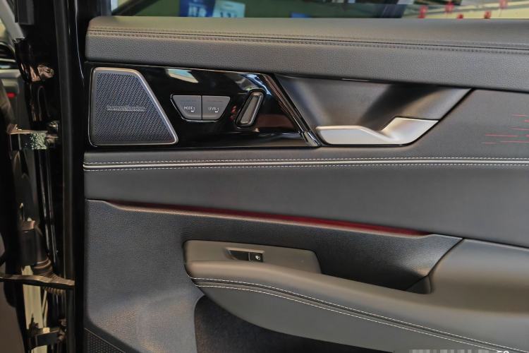 Used Volkswagen Passat 2025 Pro 380TSI Dragon Edition Interior 8