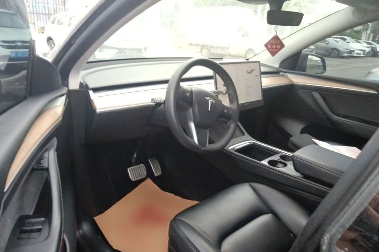 Used Tesla Model Y 2022 Long-Range All-Wheel-Drive Version
