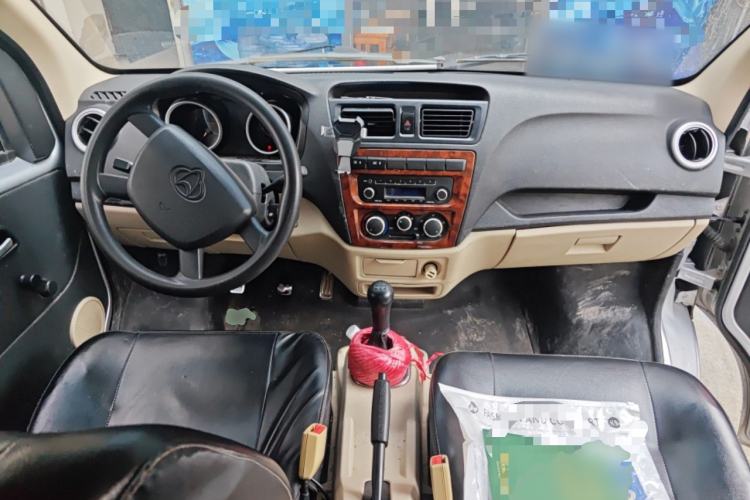 Used CHANGAN KAICHENG Ruixing M80 2018 1.5L Base Van Flat Roof Back-Hinged Doors 4G15S Center Console