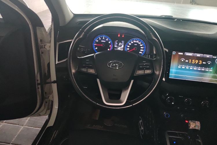 Used Hyundai ix25 2017 1.6L Automatic Smart Version Steering Wheel