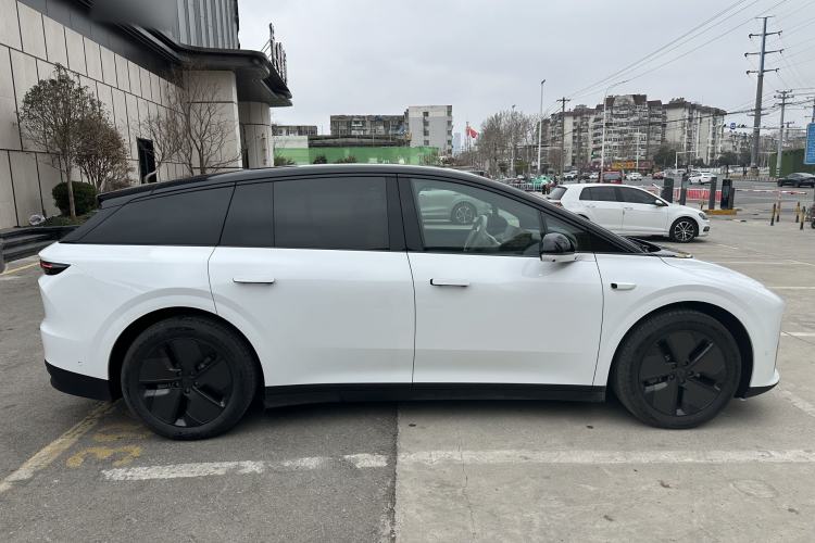 Used Li Auto Li Auto i6 2025 Model Two-Wheel-Drive Standard Type
