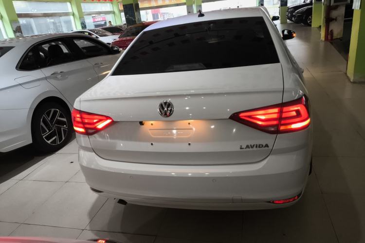 Used Volkswagen Lavida 2015 1.6L Automatic Fashion Edition Rear