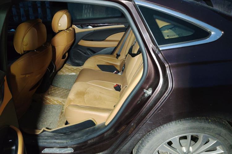 Used Buick LaCrosse 2018 28T Elite Edition Left Rear Seat