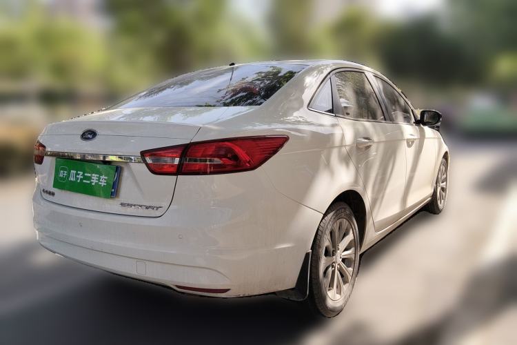 Used Ford Escort 2015 1.5L Automatic Fashion Model Rear Right 45 Deg