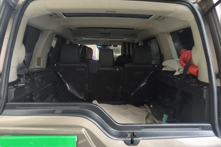 Used Land Rover Discovery 2015 3.0 SC V6 HSE Trunk