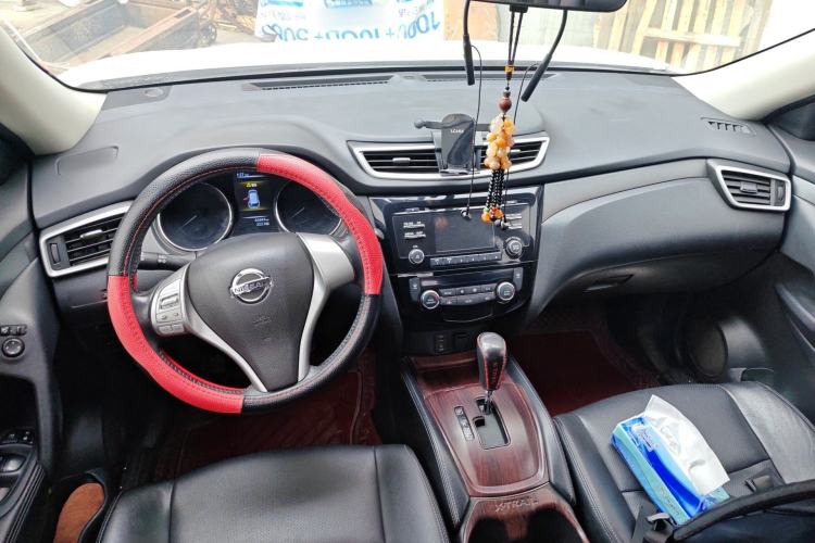 Used Nissan X-Trail 2014 2.0L CVT Comfort Edition 2WD Center Console