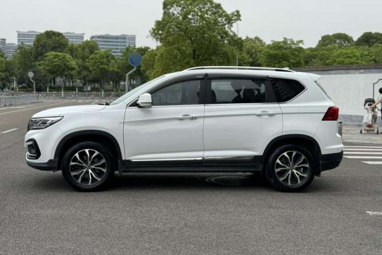 Used FORTHING Joyear X5 2017 1.6L CVT Luxury Model
