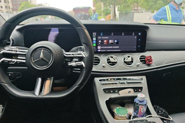 Used Mercedes-Benz E-Class New Energy 2022 E 350 e L Plug-in Hybrid Sports Sedan Center Console