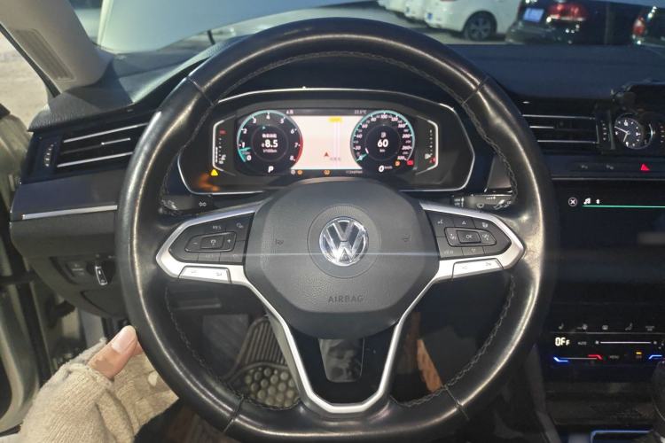 Used Volkswagen Magotan 2020 380TSI DSG Luxury Version Steering Wheel