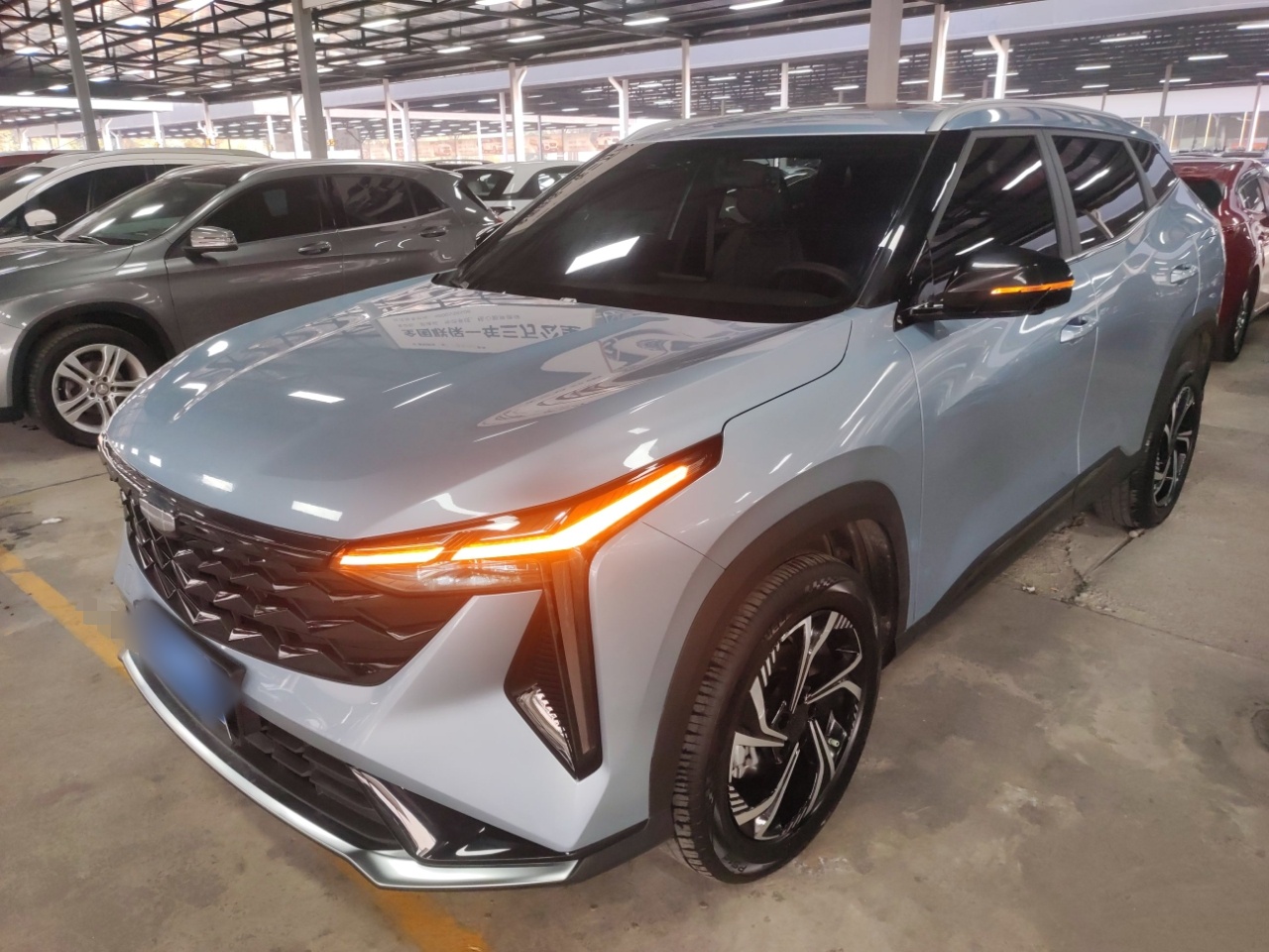 Под передней частью автомобиля