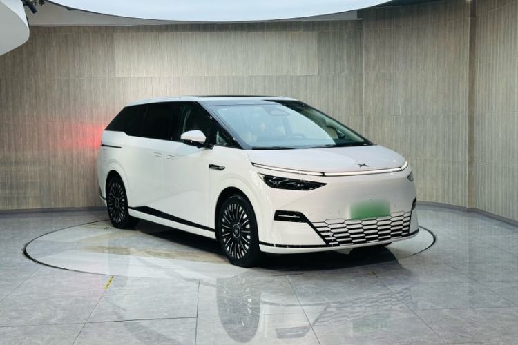 Used XPeng X9 2025 740 Ultra-Long Range Max Exterior 4