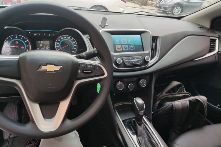 Used Chevrolet Cavalier 2019 320 Automatic Xinyue Edition Center Console