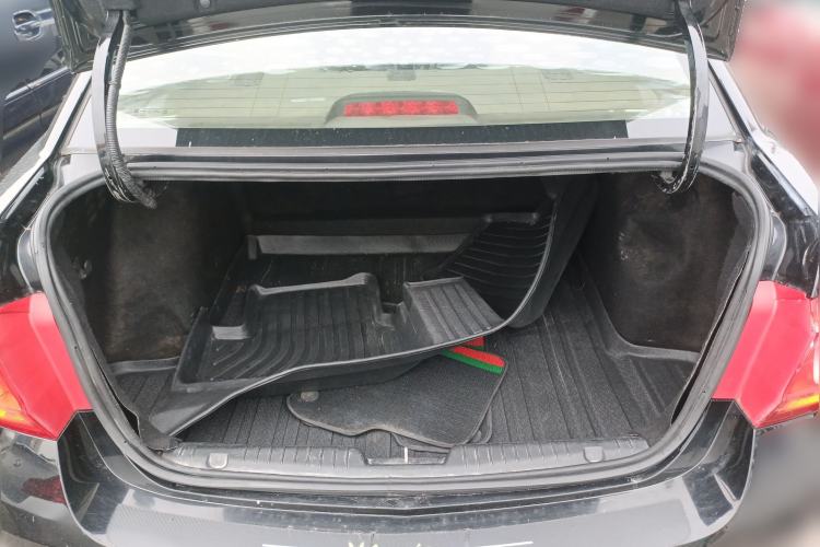 Used Chevrolet Cruze 2015 1.5L Classic SL MT Trunk