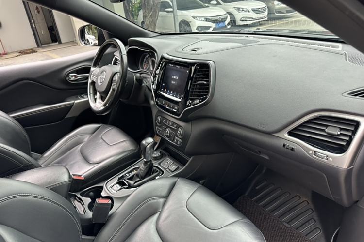 Used Jeep Cherokee 2021 2.0T Four-Wheel Drive 80th Anniversary Edition
