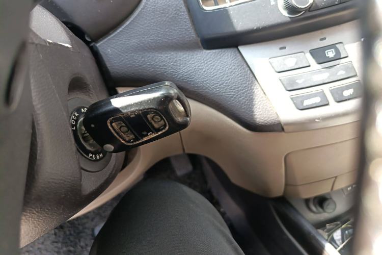 Used Hyundai Celesta 2011 1.6L Automatic Top-Tier Version
