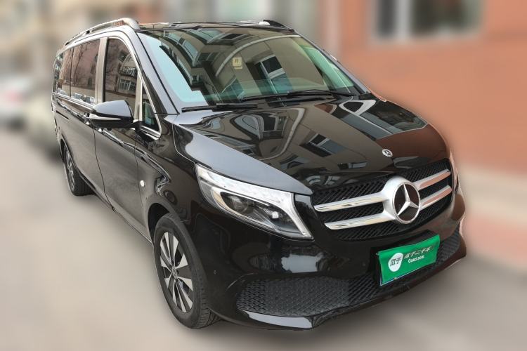 Used Mercedes-Benz Vito 2021 2.0T Elite Version 7 Seats Front Right 45 Deg