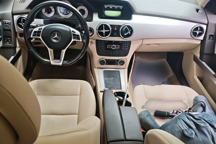 Used Mercedes-Benz GLK-Class 2014 GLK 200 Standard Model Center Console