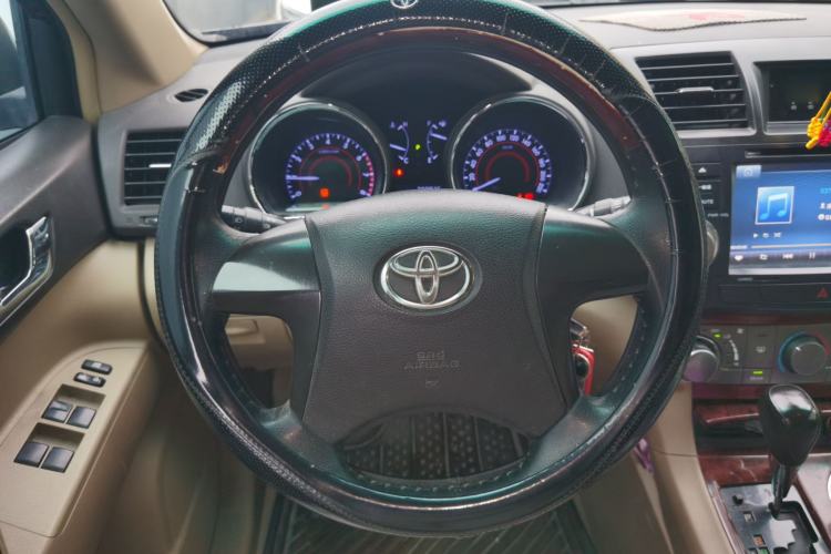 Used Toyota Highlander 2012 2.7L Two-Wheel Drive 7-Seater Elite Edition Steering Wheel