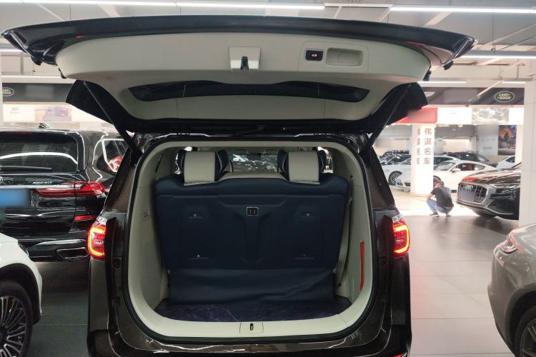 Used Buick GL8 2021 ES Landtrek 653T Comfort Edition