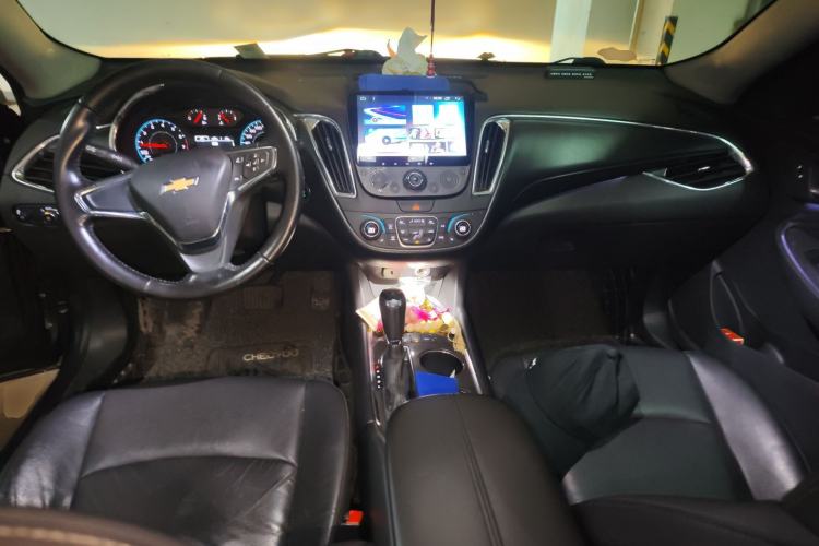 Used Chevrolet Malibu XL 2017 1.5T Automatic Ruichi Edition Center Console