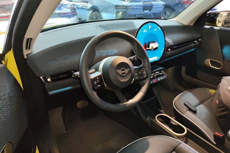 Used MINI Electric COOPER 2024 452km COOPER SE Artist Steering Wheel