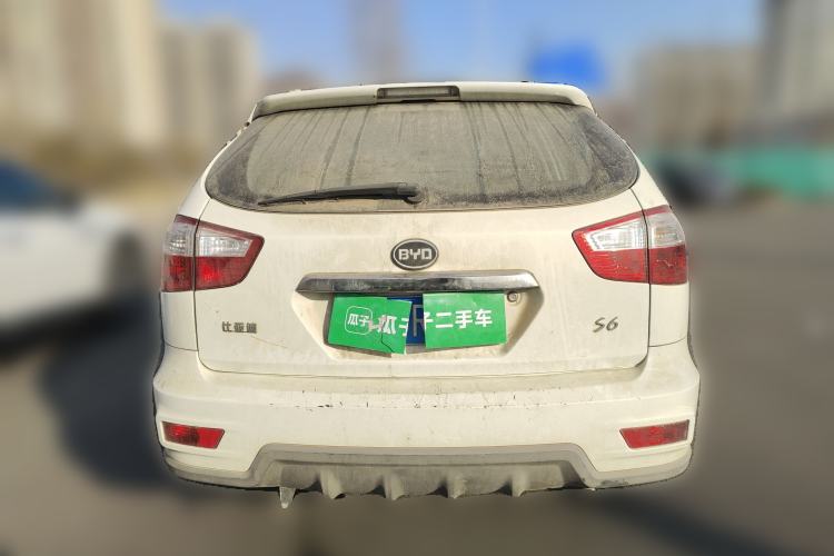 Used BYD S6 2014 2.0L Manual Luxury 5-Seater