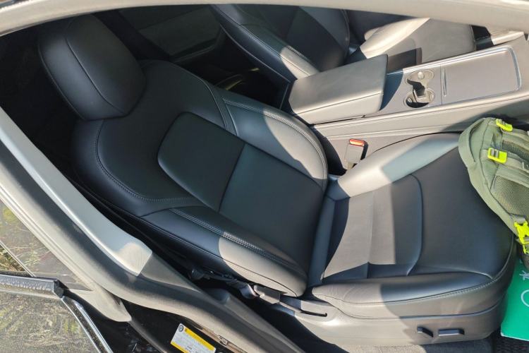 Used Tesla Model Y 2022 Long-Range All-Wheel-Drive Version