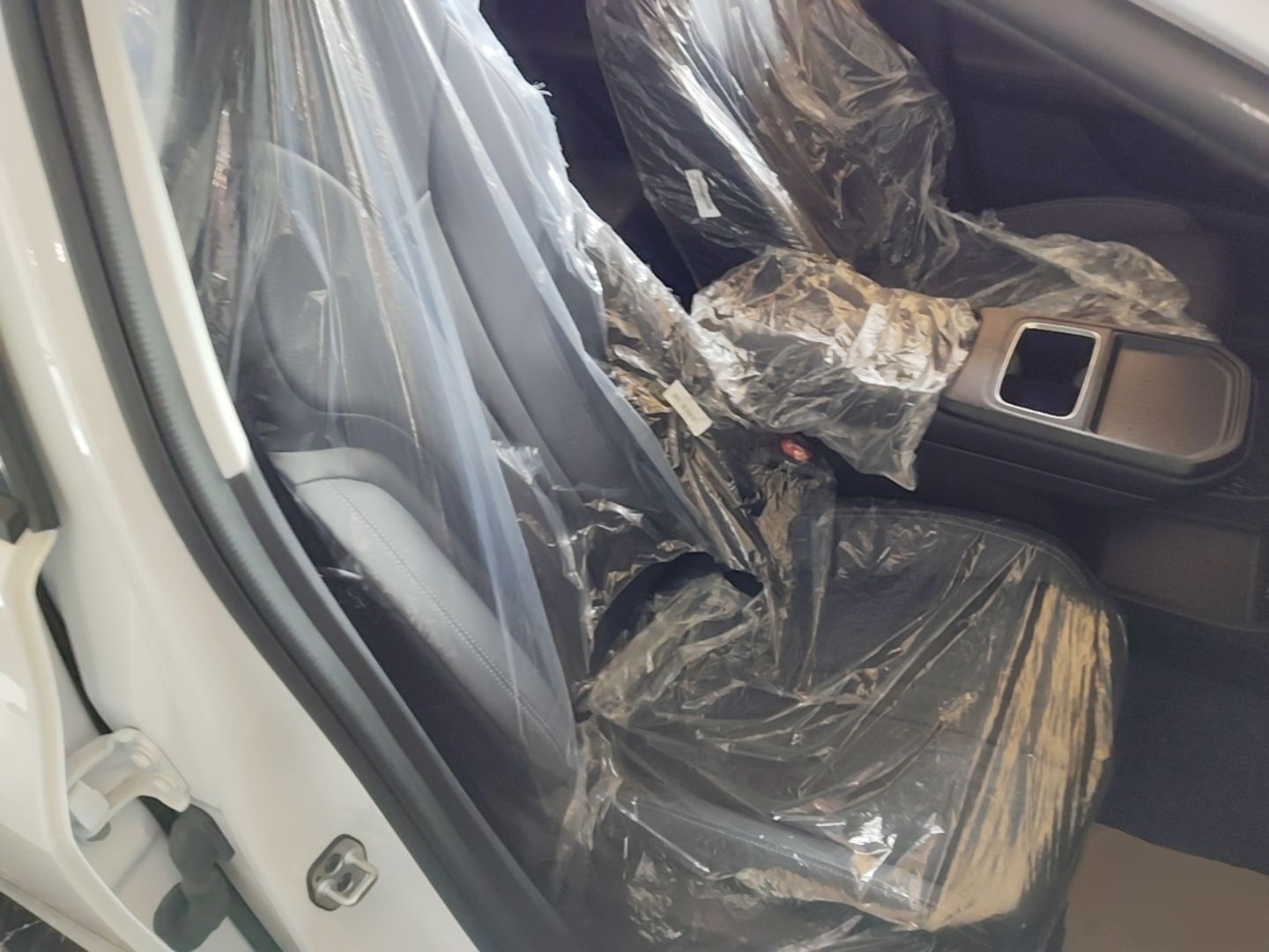 Dongfeng Aeolus SKY EV01 2025 530 km AIR Elite Edition — снимка 19