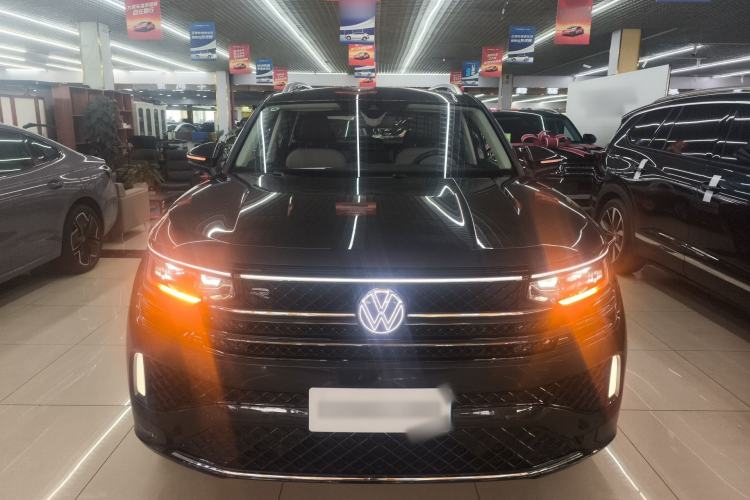 Used Volkswagen Tavendor 2024 380TSI All-Wheel-Drive R-Line Cruise Premium Edition Front