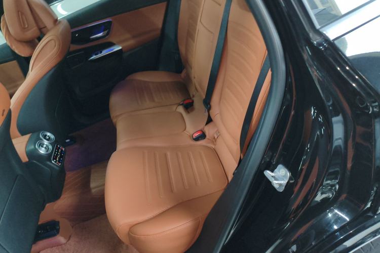 Used Mercedes-Benz GLC 2023 Refreshed GLC 300 L 4MATIC Dynamic Edition 5 Seats