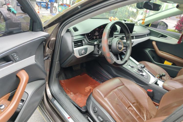 Used Audi A4L 2018 30th Anniversary Edition 40 TFSI Fashion Model
