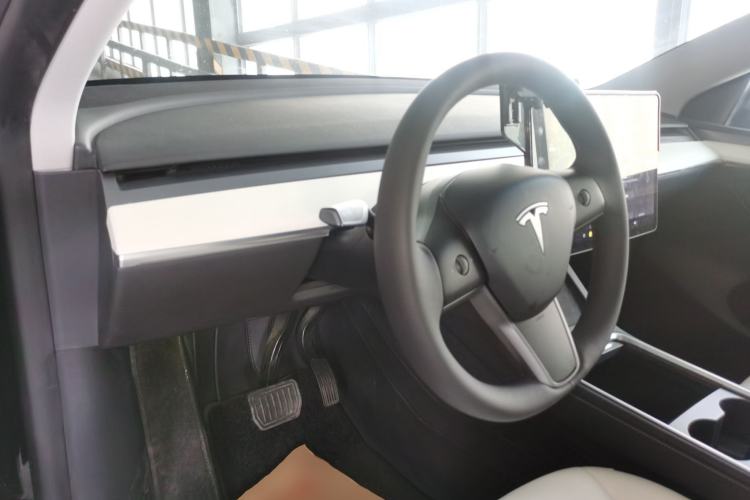 Used Tesla Model Y 2021 Standard Range Rear-Wheel Drive Version