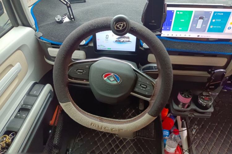 Used SAIC MAXUS Dana V1 2025 V1+ Long Wheelbase Low-Roof Multi-Function Version (62 kWh)
