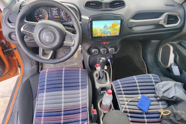 Used Jeep Renegade 2017 180T Automatic High-Energy Version Center Console