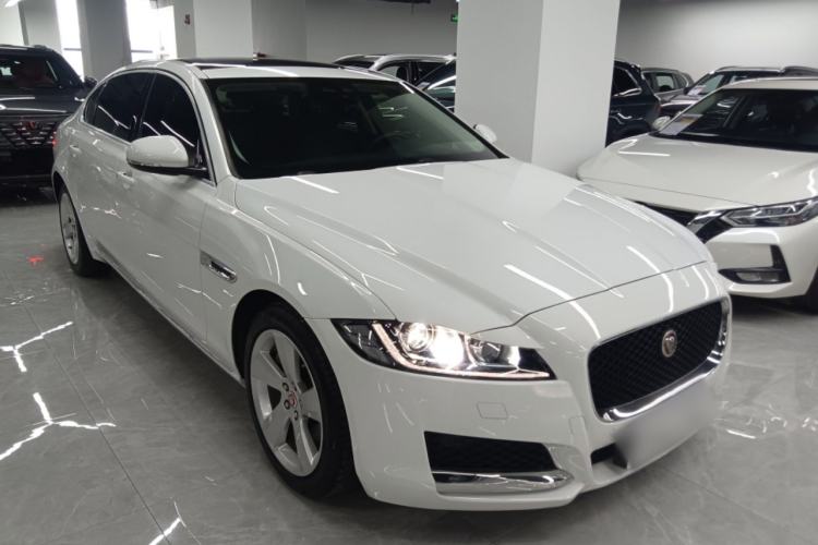 Used Jaguar XFL 2020 XFL 2.0T P200 Two-Wheel-Drive Elite Edition Front Right 45 Deg