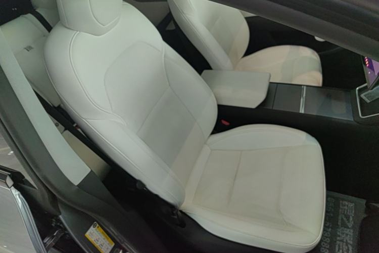 Used Tesla Model Y 2025 Long-Range All-Wheel-Drive Version Right Front Seat