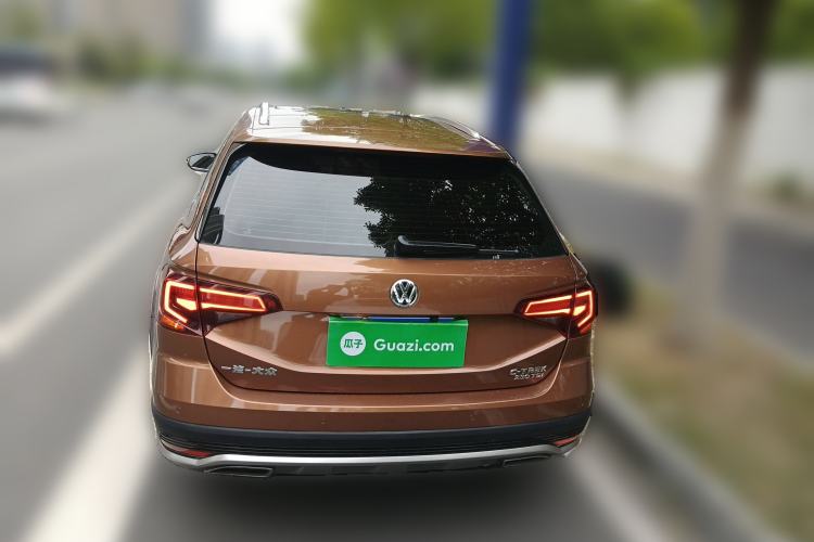 Used Volkswagen C-TREK 2017 230TSI DSG Comfort Version