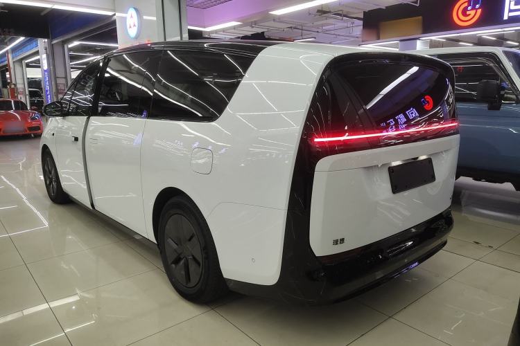 Used Li Auto MEGA 2025 Home Family Special Edition Rear Left 45 Deg