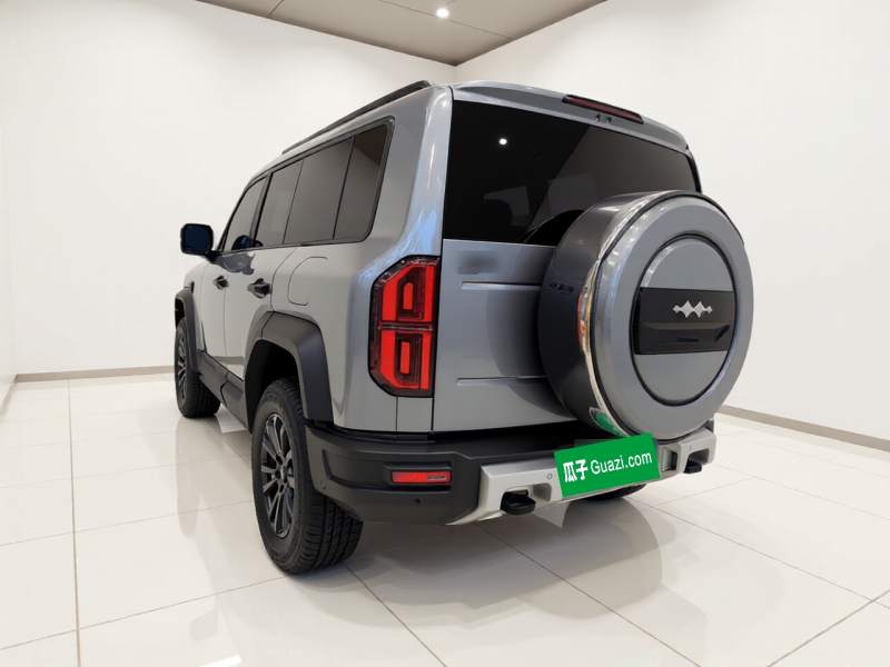 Used Formula Leopard 5 2023 Navigator Edition — 4