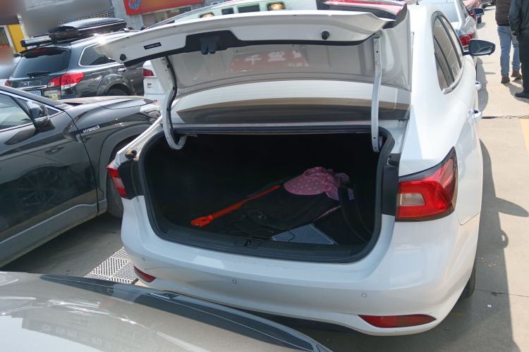 Used Roewe i5 2020 1.5L Automatic 4G Connect Luxury Flagship Edition