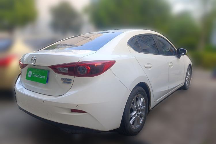 Used Mazda 3 Axela 2017 Sedan 1.5L Automatic Luxury Model China VI Standard
