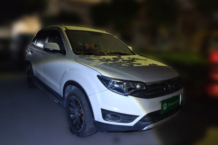 Used FAW Senya R7 2016 1.6L Manual Luxury Model Front Right 45 Deg