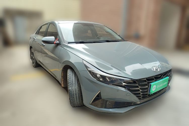 Used Hyundai Elantra 2021 1.5L CVT GLX Elite Edition Front Right 45 Deg