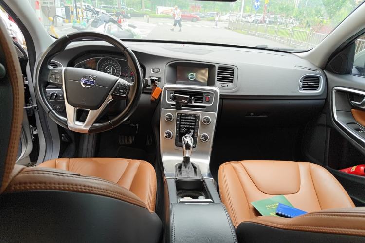 Used Volvo S60 2015 S60L 2.0T Zhiyuan Edition