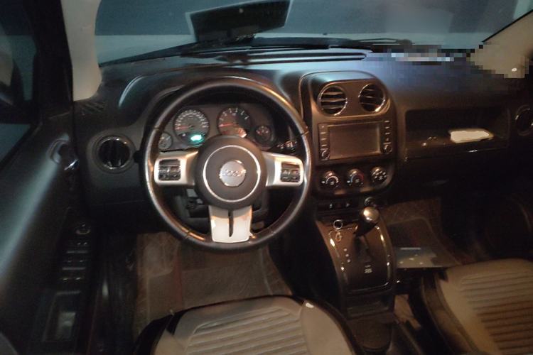 Used Jeep Compass 2011 2.0L two-wheel drive sport version