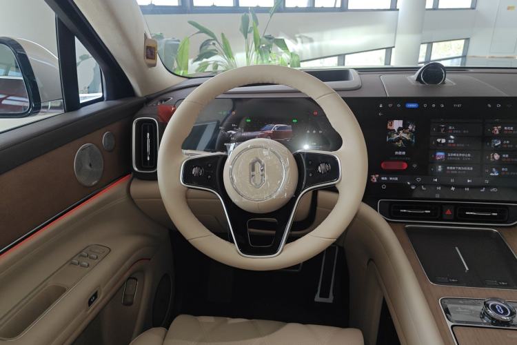 Used Hima AITO M9 2025 Extended-Range Ultra Version 52 kWh 6-Seater Steering Wheel