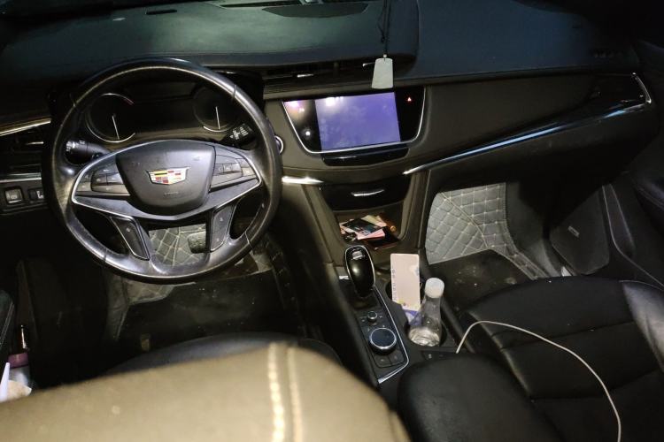 Used Cadillac XT5 2020 28T Luxury Version Center Console