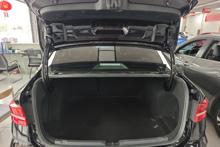 Used Volkswagen Lavida 2018 1.5L Automatic Comfort Edition China V Standard Trunk