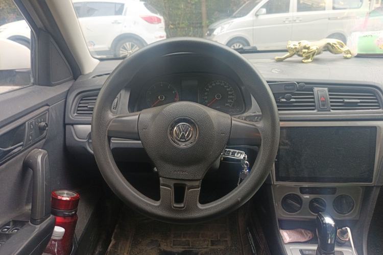 Used Volkswagen Lavida 2013 Revised Classic 1.6L Automatic Fashion Edition Steering Wheel